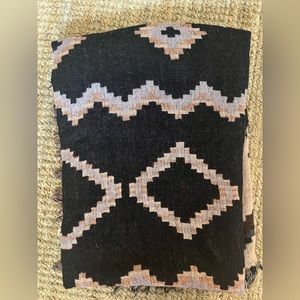 Aritizia scarf blanket - Large wool and never used!!